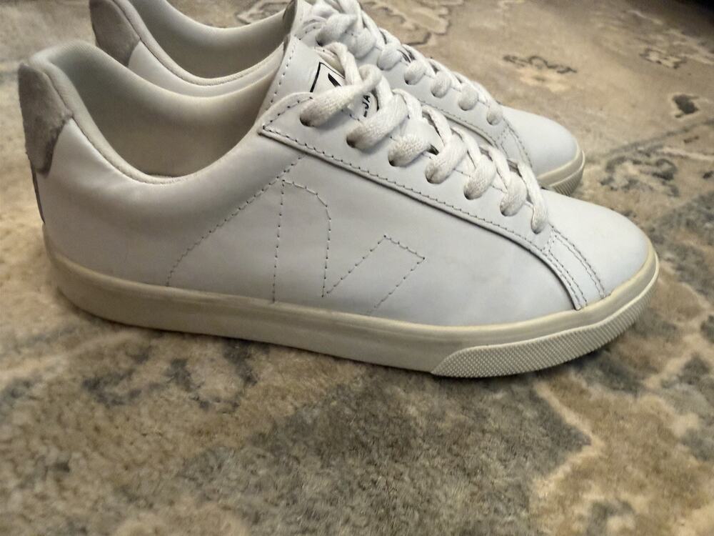 VEJA Low Esplar Leather Lace-Up Sneakers | White Great Condition Size 5 EUR 36